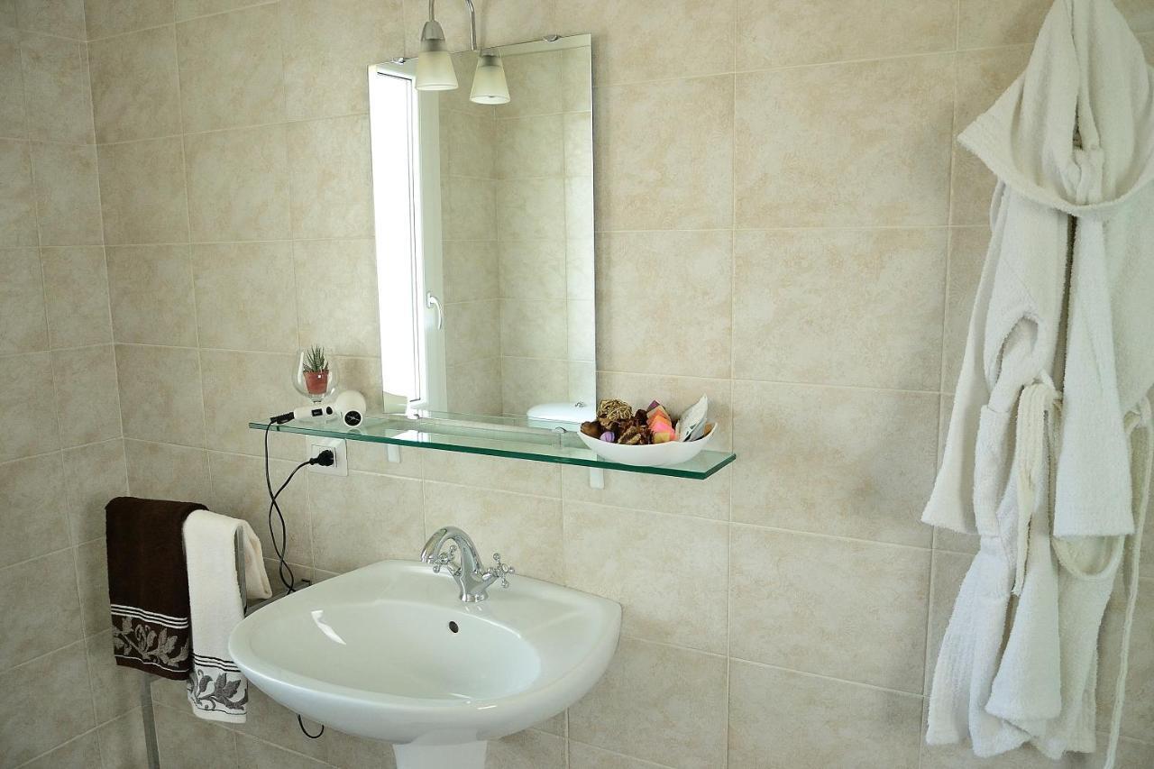 Locanda Divinis Cerea Ngoại thất bức ảnh